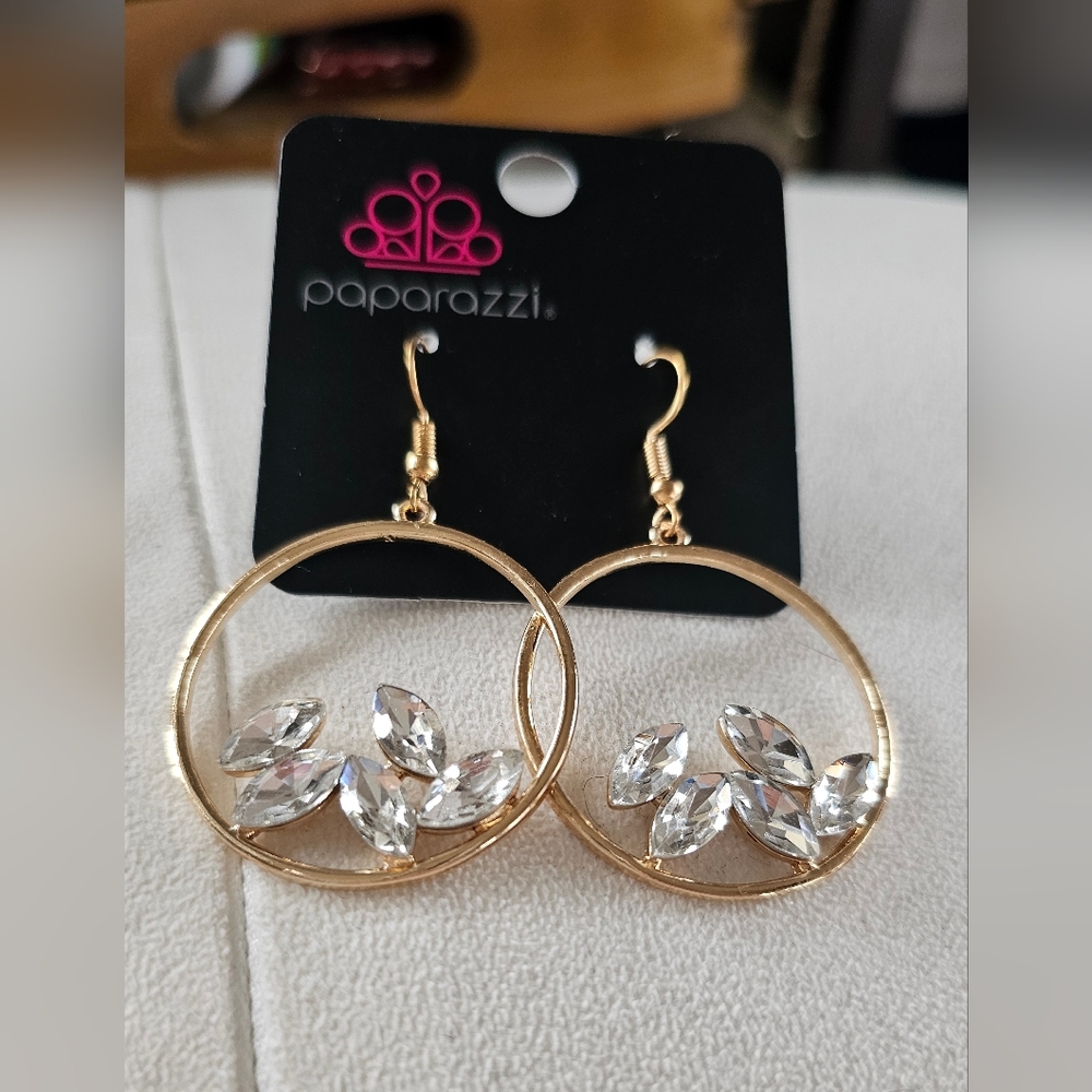 Paparazzi earring BUNDLE 5 PAIRS